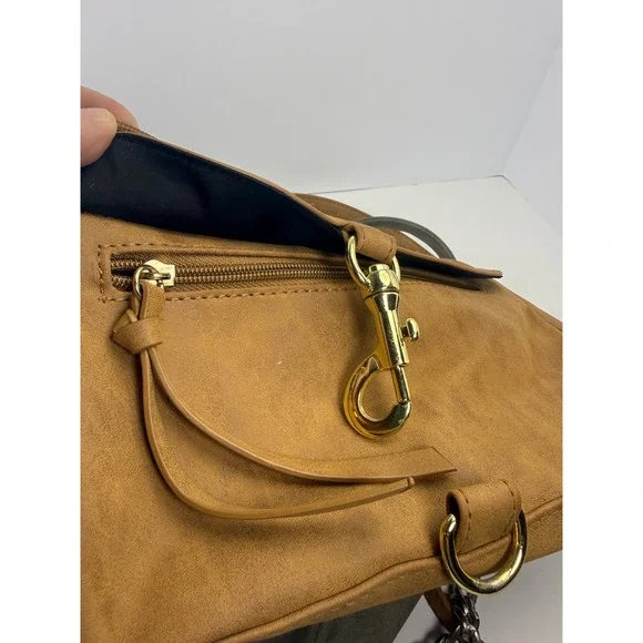 Lot of 2 Vegan Suede Crossbody Bags Grey and Tan Boho Tassel Zipper Purses - Picture 5 of 8